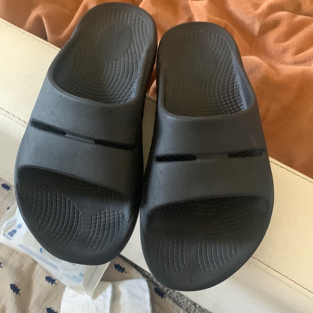 Oofos Slide sandals